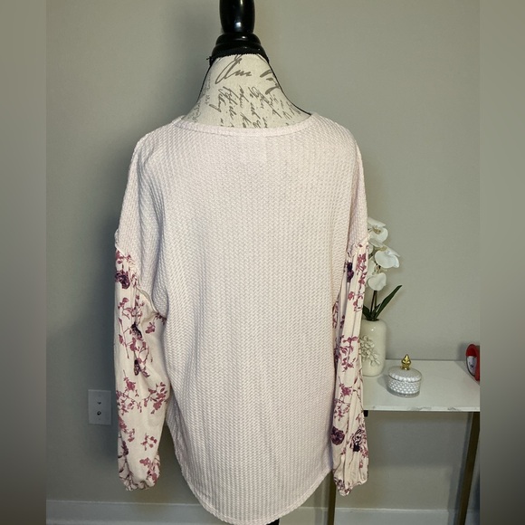 Cream Knit Top with Floral Sleeves - Picture 2 of 6